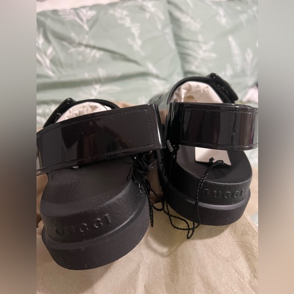 Authentic Gucci Isla Rubber Sandal - Picture 11 of 13